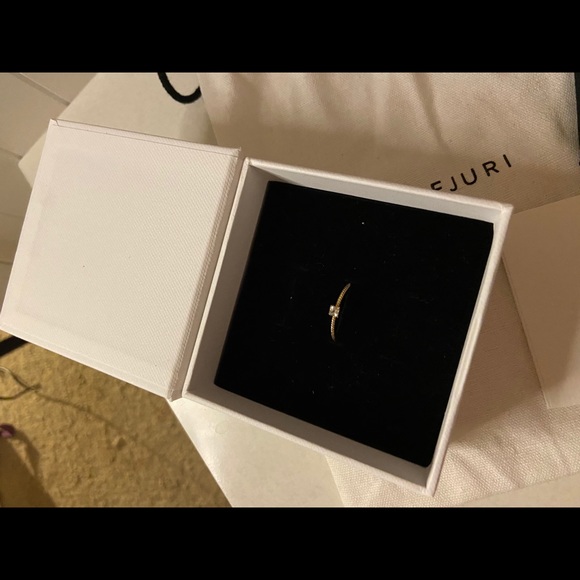 Mejuri Topaz Twist Ring - Picture 3 of 6